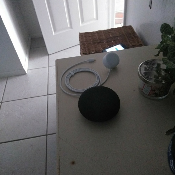 Google Home Mini - Picture 7 of 7